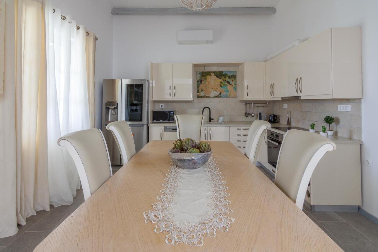 Ble Oneiro Villa Crystal Adamantas  Bagian luar foto